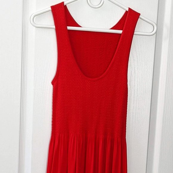Elietian Red Scrunchy Sleeveless Knee Length Dress - Picture 3 of 6